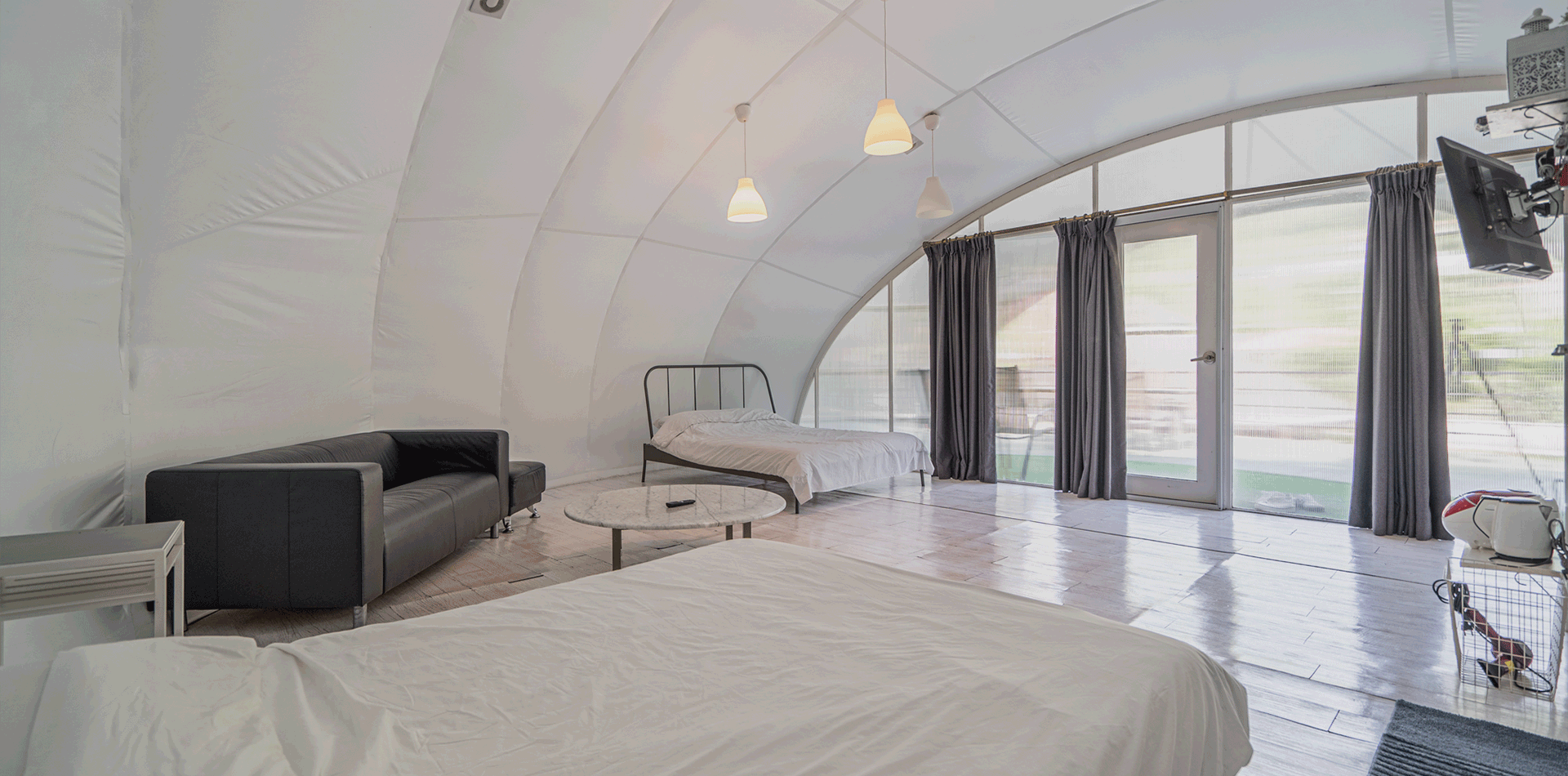 room_title